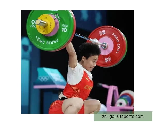 重量级选手展现实力，夺得举重赛事冠军